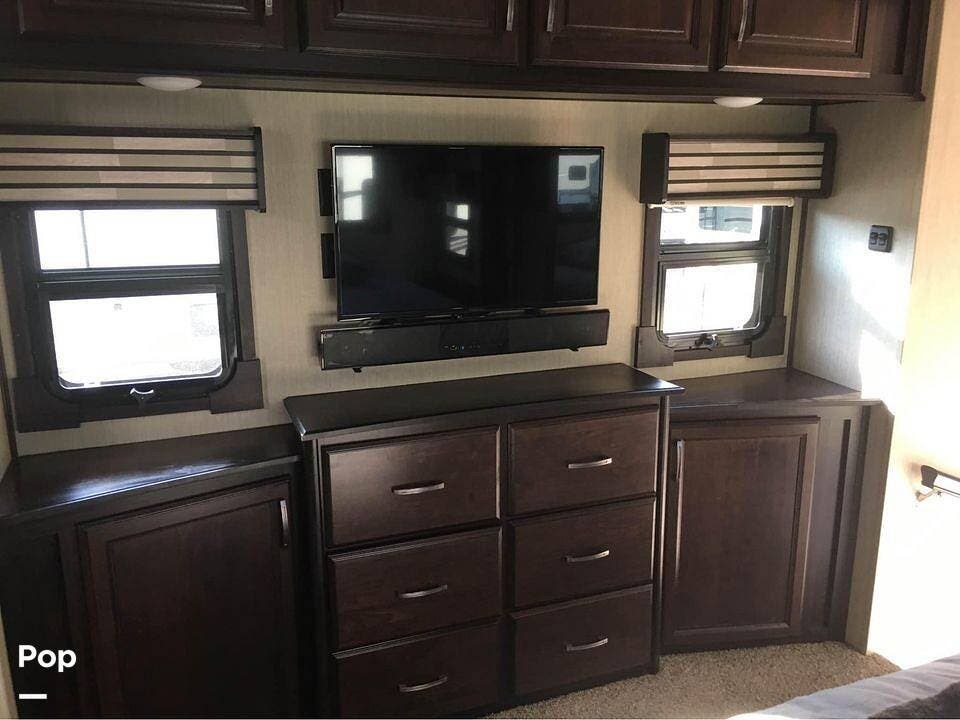 Used 2019 Palomino Columbus 383FB available in Oakland, Maryland