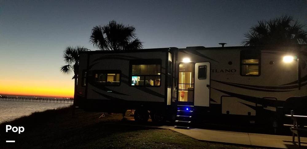 2017 Vilano 365RL by Vanleigh from Pop RVs in Huntsville, Alabama