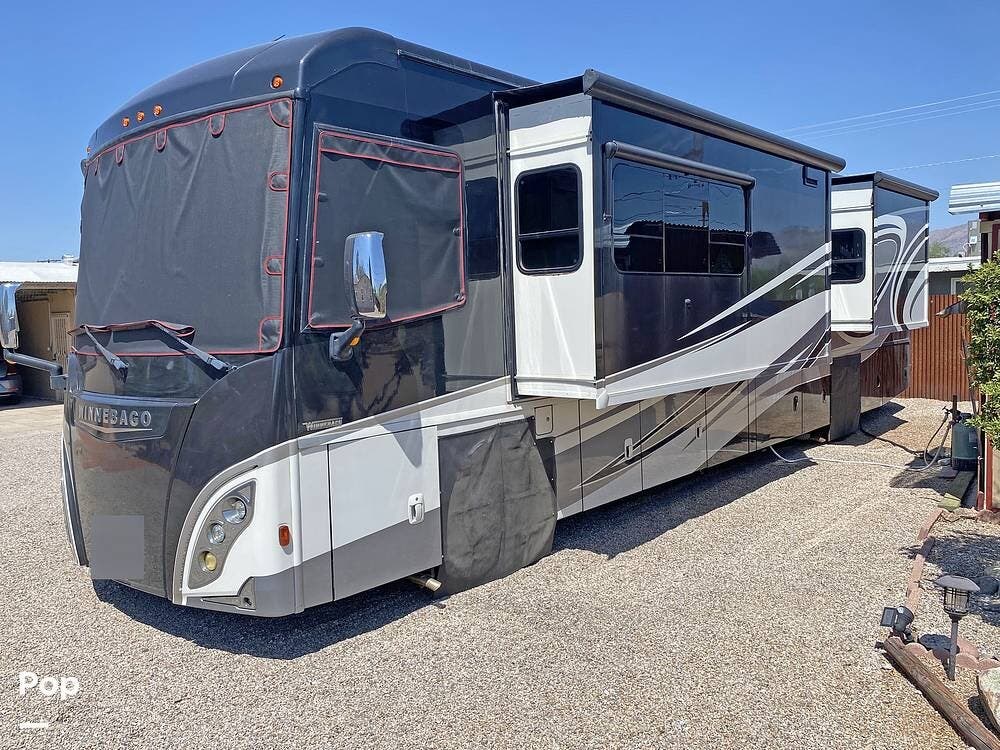 2017 Winnebago Journey 40J - Used Diesel Pusher For Sale by Pop RVs in Tucson, Arizona features Slideout, Air Conditioning, Awning, Generator, Leveling Jacks
