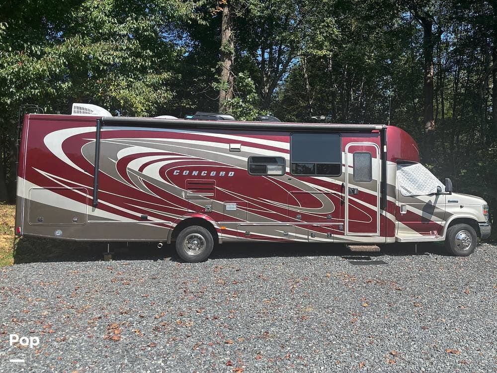 2018 Coachmen Concord 300DS - Used Class C For Sale by Pop RVs in Burnsville, North Carolina features Slideout, Leveling Jacks, Awning, Air Conditioning, Generator