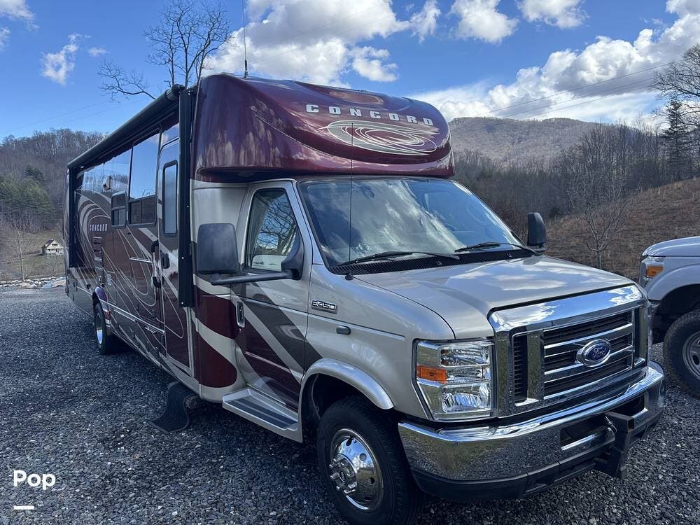 2018 Concord 300DS by Coachmen from Pop RVs in Burnsville, North Carolina