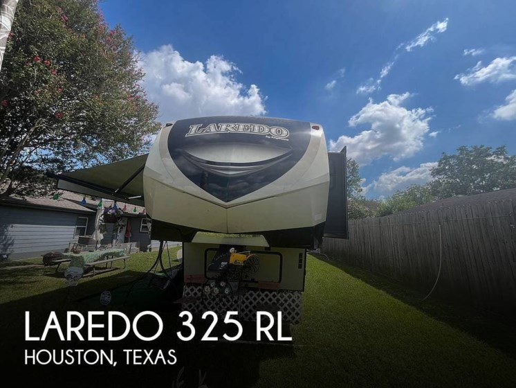 Used 2018 Keystone Laredo 325RL available in Houston, Texas