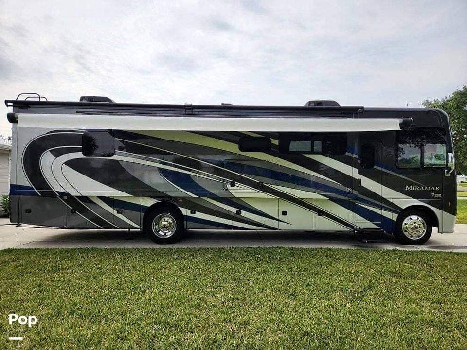 2020 Thor Motor Coach Miramar 35.2 RV for Sale in Hialeah, FL 33010