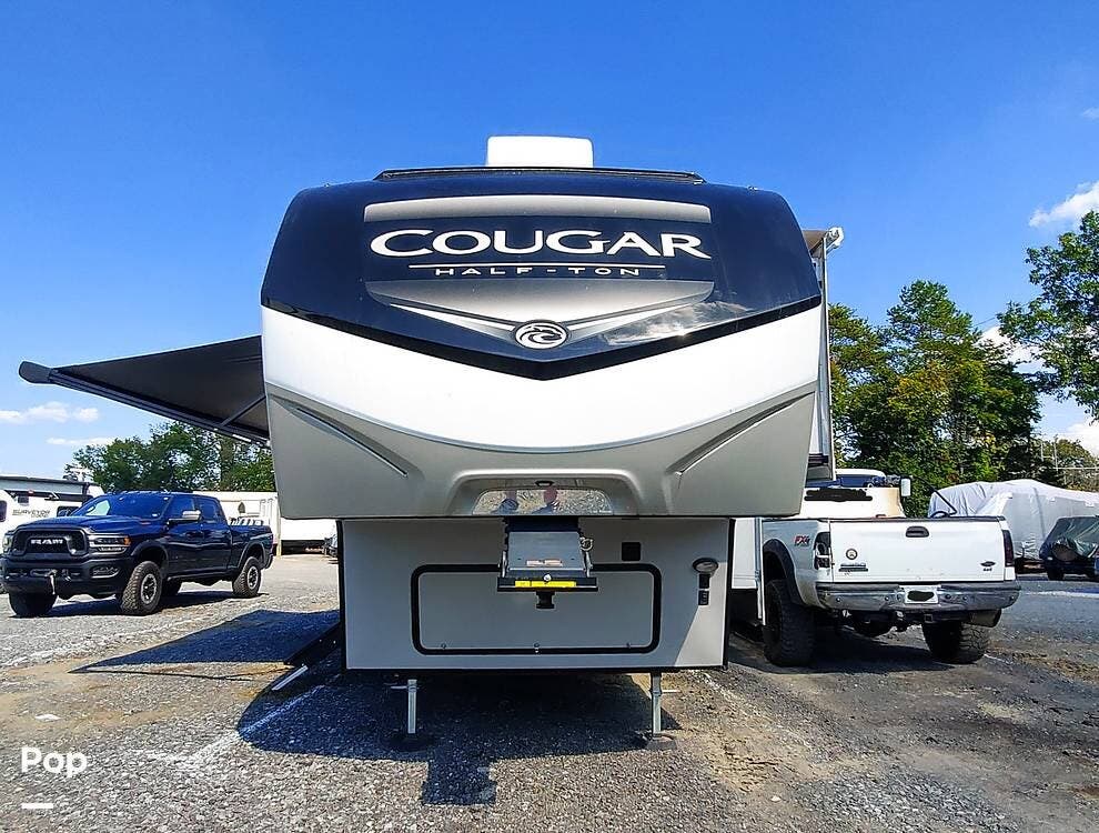 2022 Keystone Cougar 32BHS - Used Fifth Wheel For Sale by Pop RVs in Fort Mill, South Carolina features Air Conditioning, Slideout