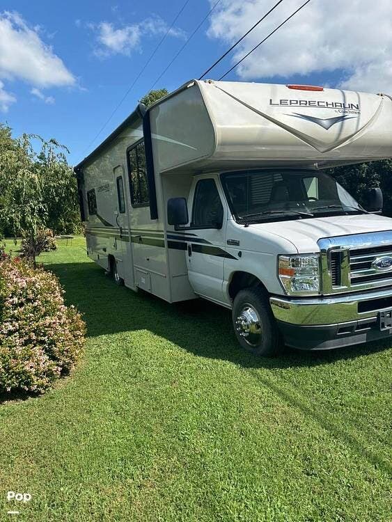 2022 Coachmen Leprechaun 270QB - Used Class C For Sale by Pop RVs in Greeneville, Tennessee features Air Conditioning, Generator, Awning