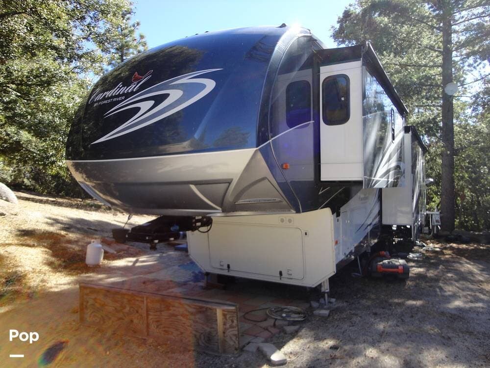 2018 Forest River Cardinal 3850RL - Used Fifth Wheel For Sale by Pop RVs in Idyllwild, California features Awning, Slideout, Leveling Jacks, Air Conditioning