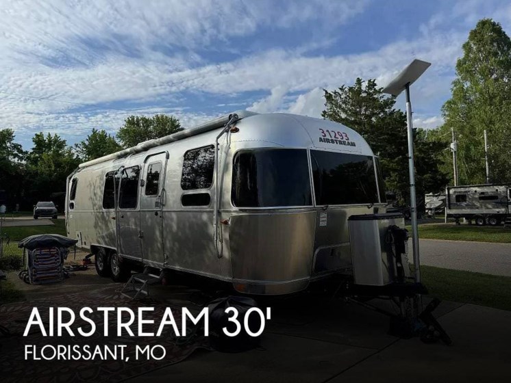 Used 2022 Airstream Flying Cloud Airstream  30 FB Office available in Florissant, Missouri