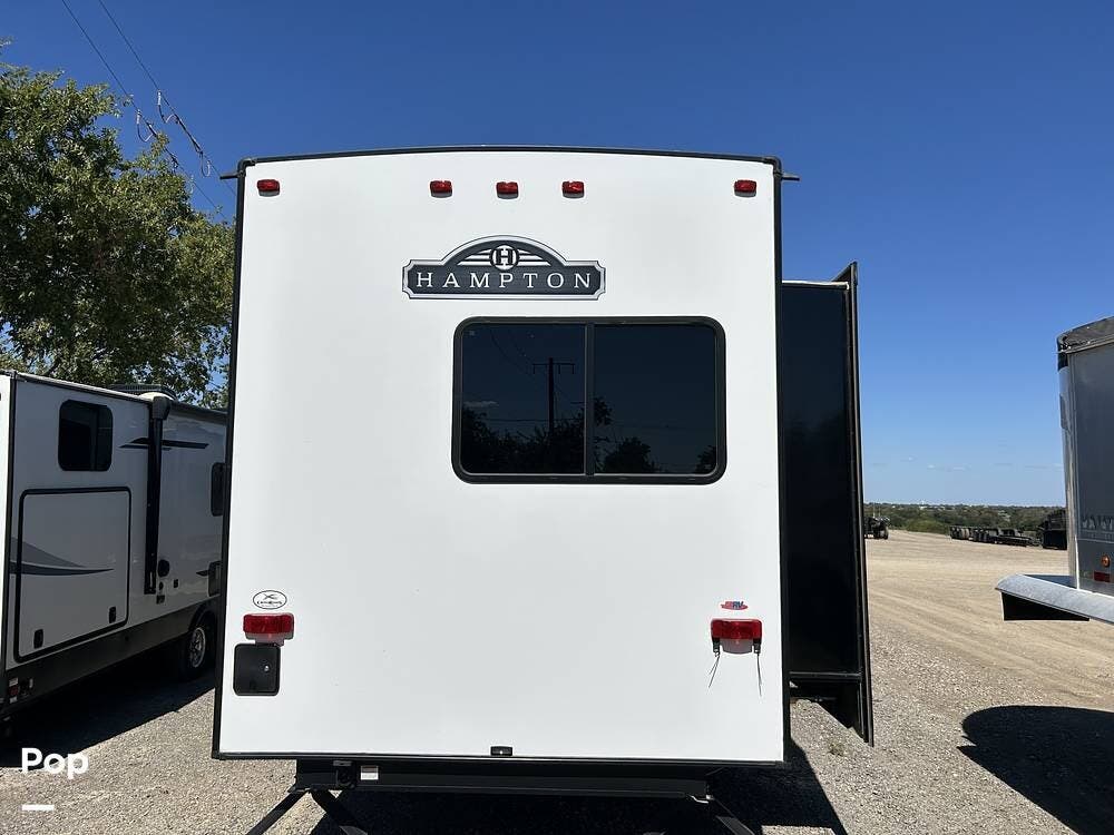 Used 2022 CrossRoads Hampton 380RKS available in Sanger, Texas