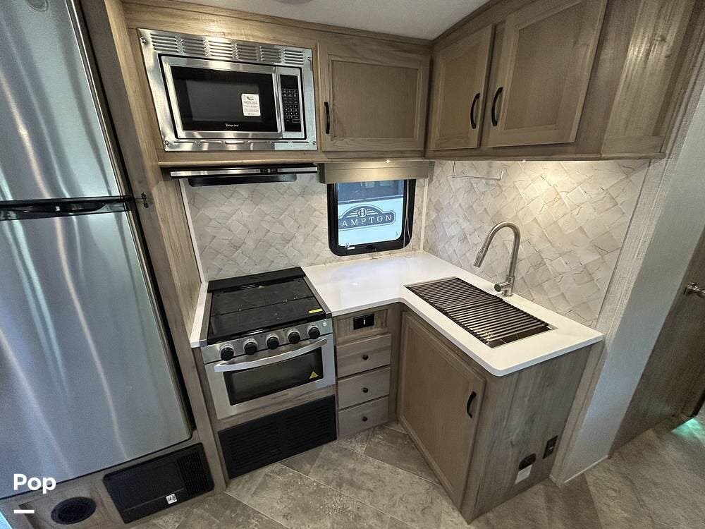 2022 Solaire Ultra-Lite 320TSBH by Palomino from Pop RVs in Sanger, Texas
