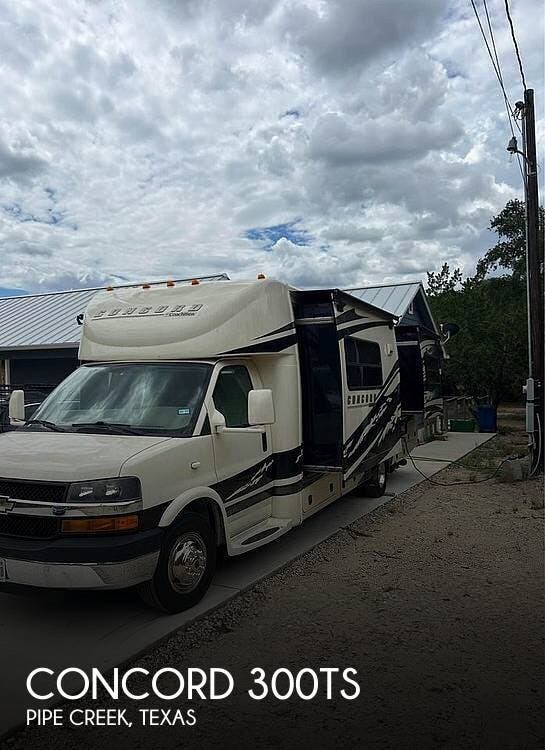 2012 Coachmen Concord 300TS RV for Sale in Pipe Creek, TX 78063