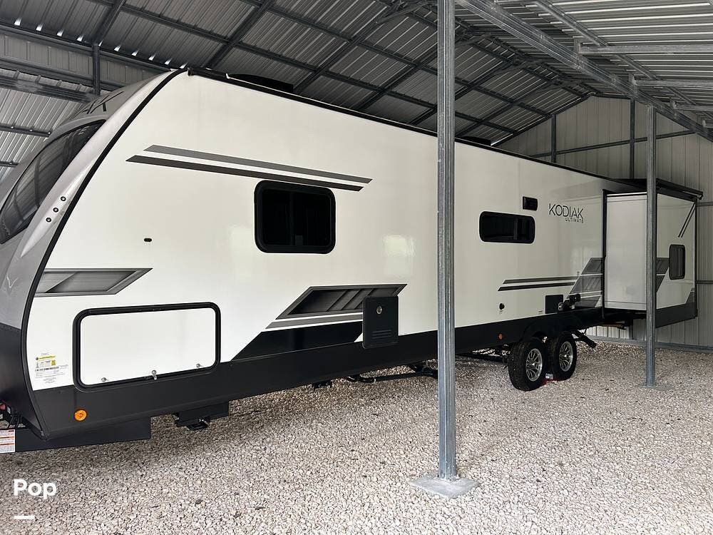 2023 Kodiak ULTIMATE 3301BHSL by Dutchmen from Pop RVs in Holland, Texas