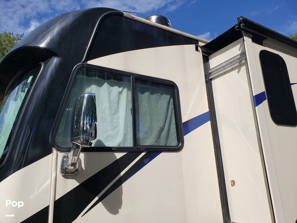 2021 A.C.E. 32.3 by Thor Motor Coach from Pop RVs in Pleasantville, New Jersey