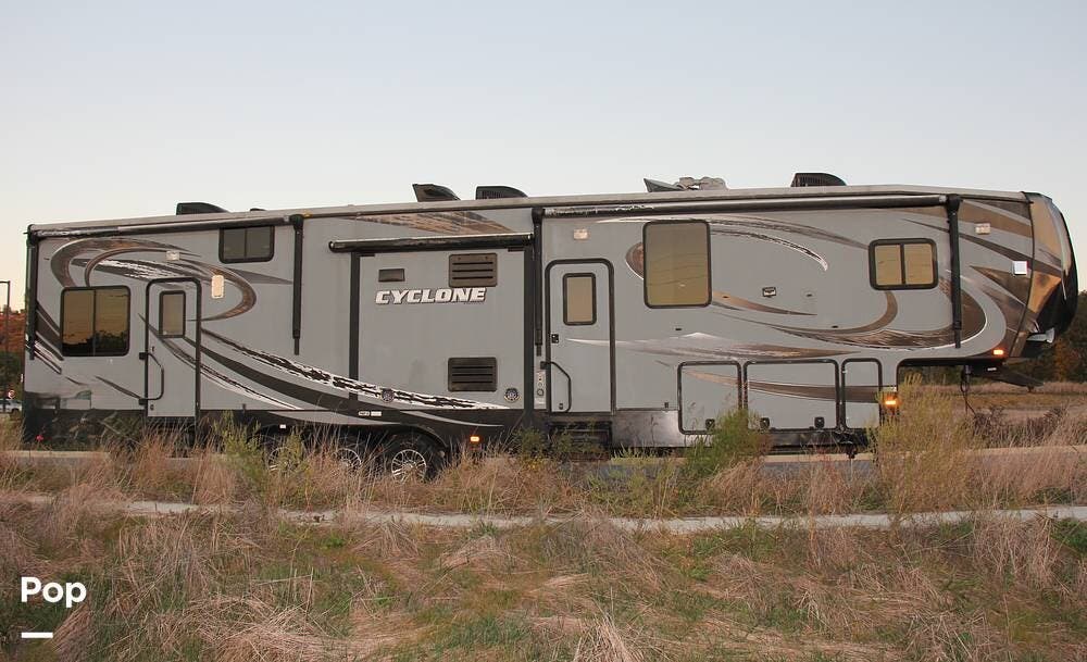 2014 Cyclone 3950 by Heartland from Pop RVs in Ringgold, Georgia