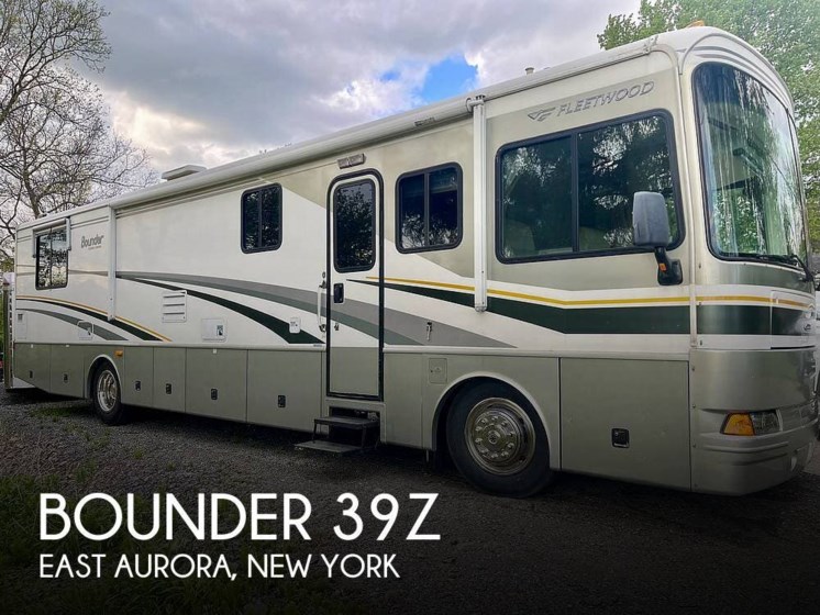 Used 2005 Fleetwood Bounder 39Z available in East Aurora, New York