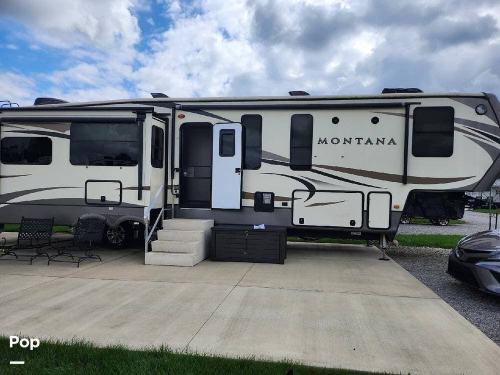 Used 2018 Keystone Montana 3950BR available in Lakeview, Ohio