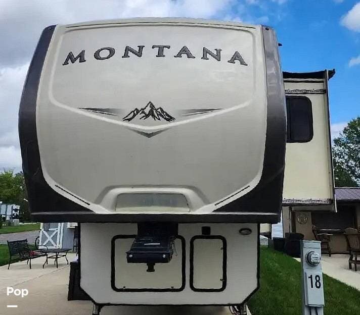 2018 Keystone Montana 3950BR - Used Fifth Wheel For Sale by Pop RVs in Lakeview, Ohio features Air Conditioning, Leveling Jacks, Awning, Slideout