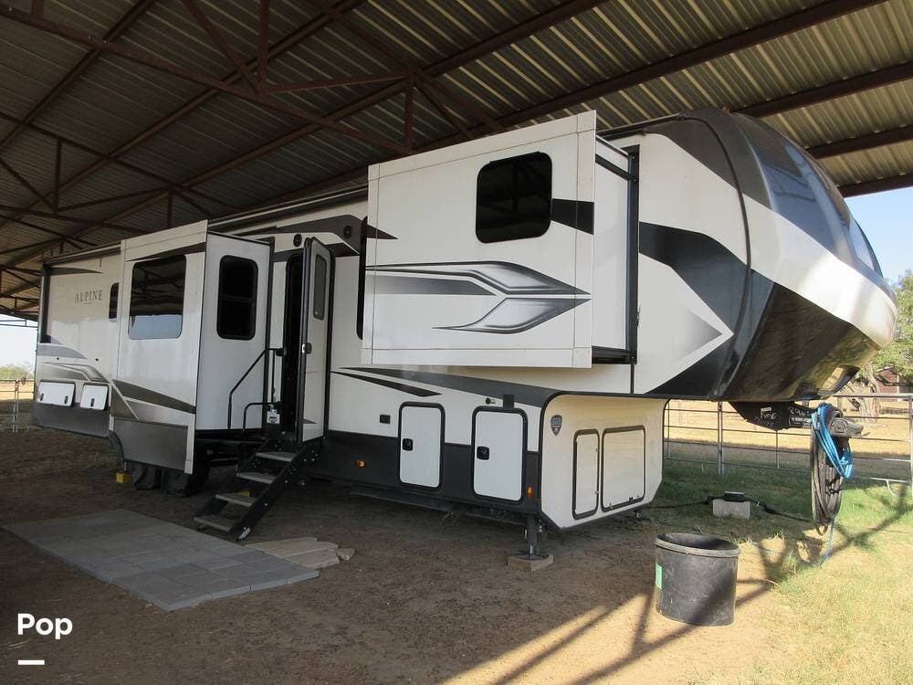 2023 Alpine 3790FK by Keystone from Pop RVs in Floresville, Texas