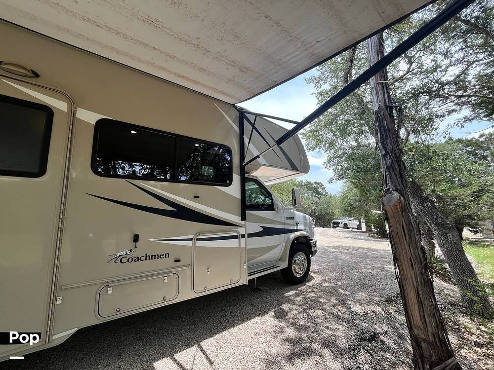 2016 Coachmen Leprechaun 320BH - Used Class C For Sale by Pop RVs in Canyon Lake, Texas features Awning, Air Conditioning, Generator, Leveling Jacks, Slideout