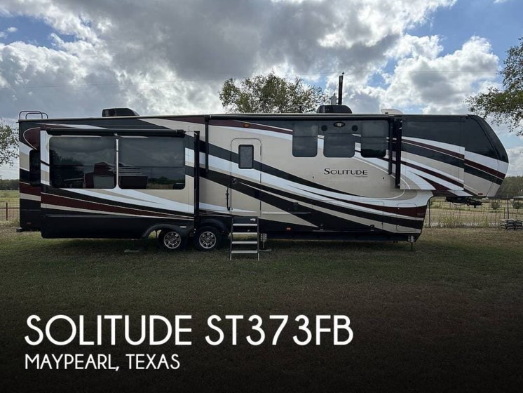 Used 2018 Grand Design Solitude st373fb available in Maypearl, Texas