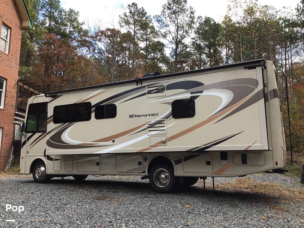 2019 Thor Motor Coach Windsport 29M - Used Class A For Sale by Pop RVs in Doswell, Virginia features Slideout, Generator, Leveling Jacks, Air Conditioning, Awning