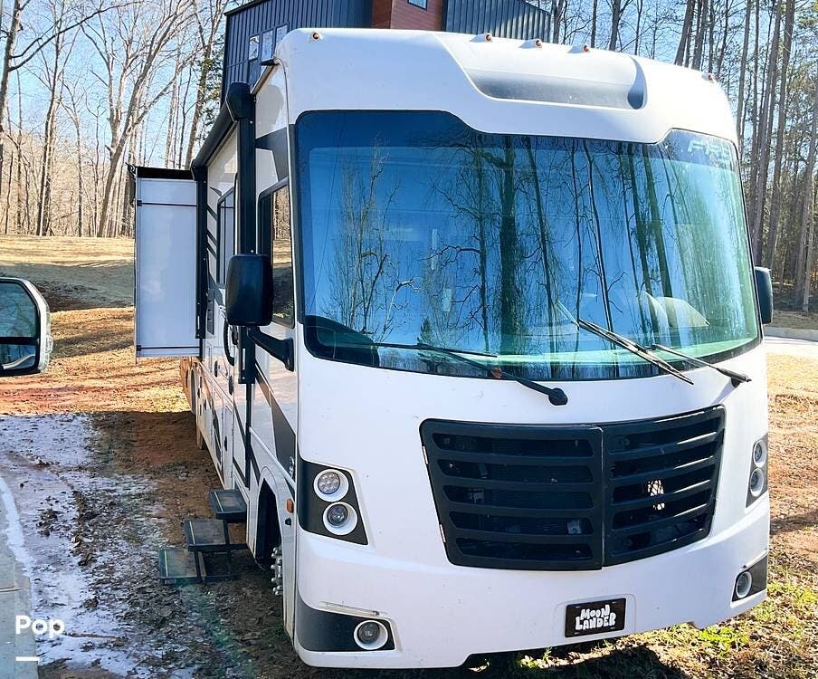 2021 Forest River FR3 32DS - Used Class A For Sale by Pop RVs in Concord, North Carolina features Slideout, Awning, Air Conditioning, Generator, Leveling Jacks