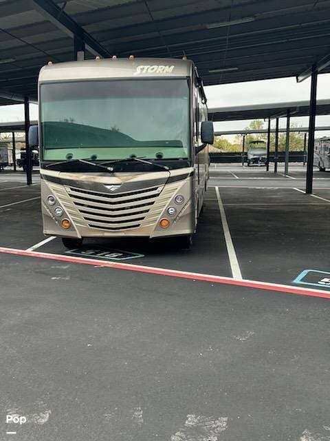 2016 Fleetwood Storm 35SK - Used Class A For Sale by Pop RVs in Wylie, Texas features Air Conditioning, Slideout, Leveling Jacks, Generator, Awning