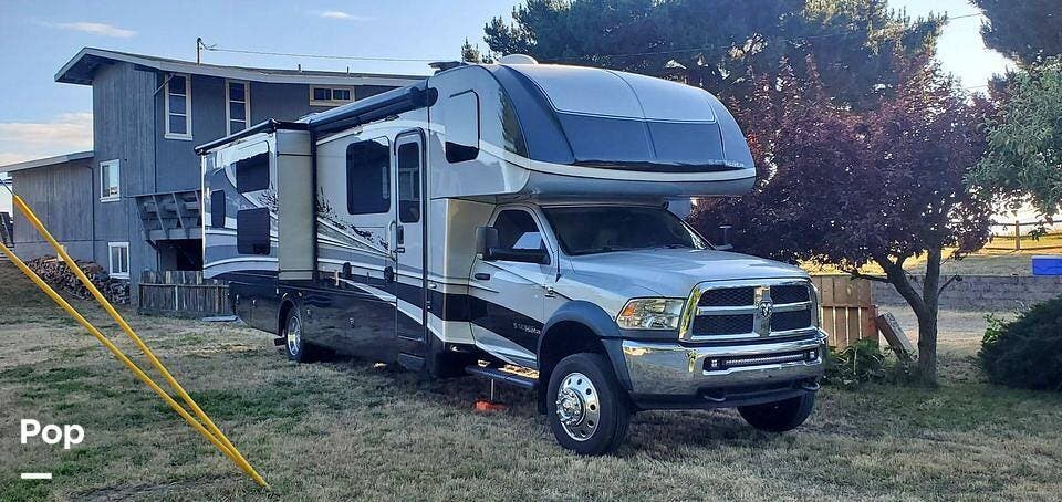 2018 Dynamax Corp Isata 5 35DB - Used Super C For Sale by Pop RVs in Oak Habor, Washington features Air Conditioning, Slideout, Awning, Generator, Leveling Jacks