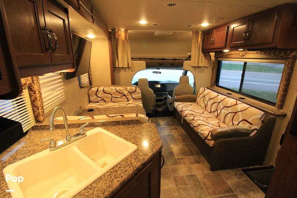 2017 Freedom Elite 29FE by Thor Motor Coach from Pop RVs in Waynesville, Ohio