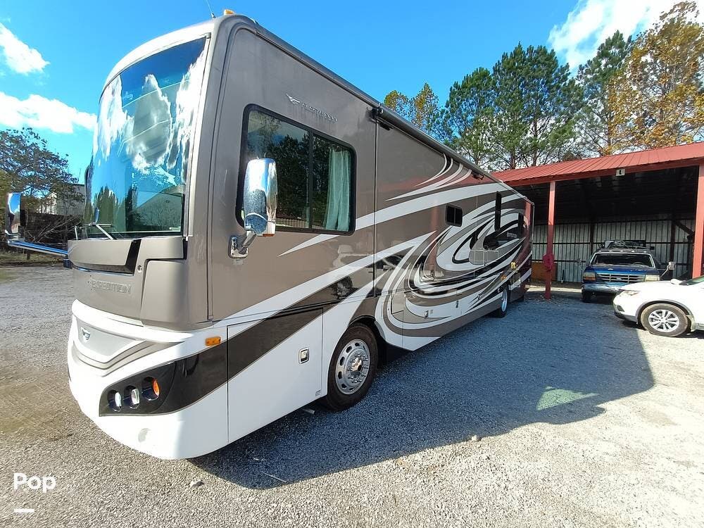 2012 Expedition 38B by Fleetwood from Pop RVs in Woodbury, Tennessee