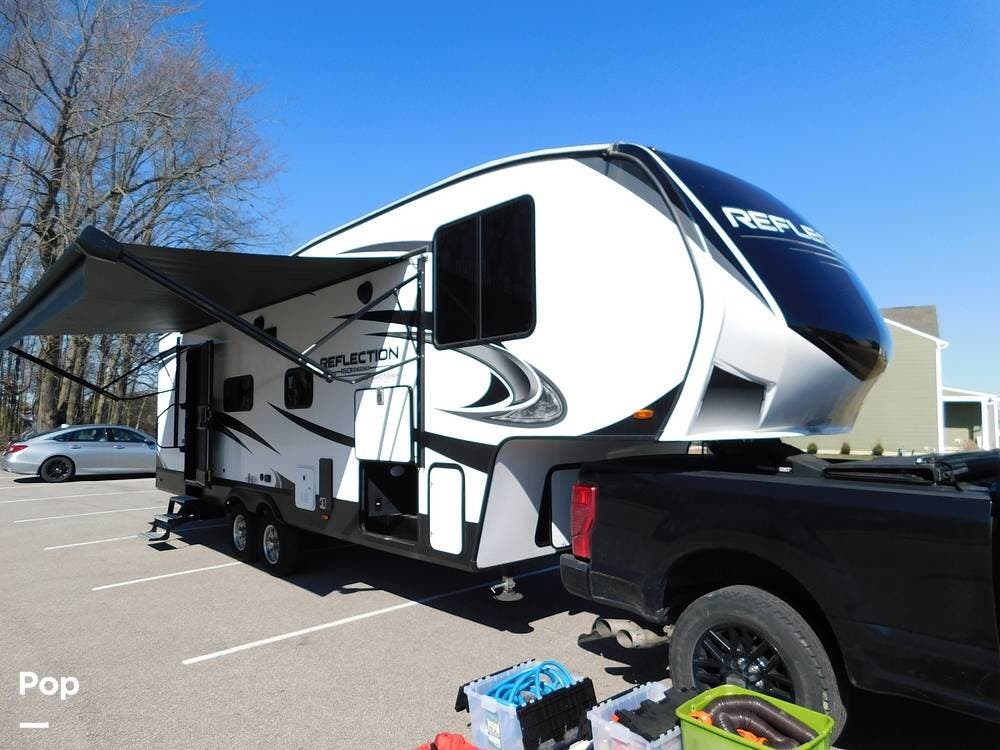 Used 2022 Forest River Reflection 268BH available in North Ridgeville, Ohio