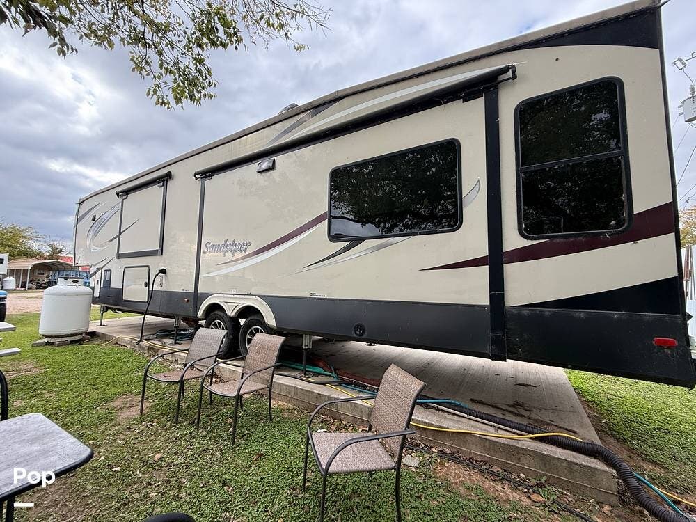 2018 Forest River Sandpiper 378FB - Used Fifth Wheel For Sale by Pop RVs in Seven Points, Texas features Slideout, Air Conditioning, Awning