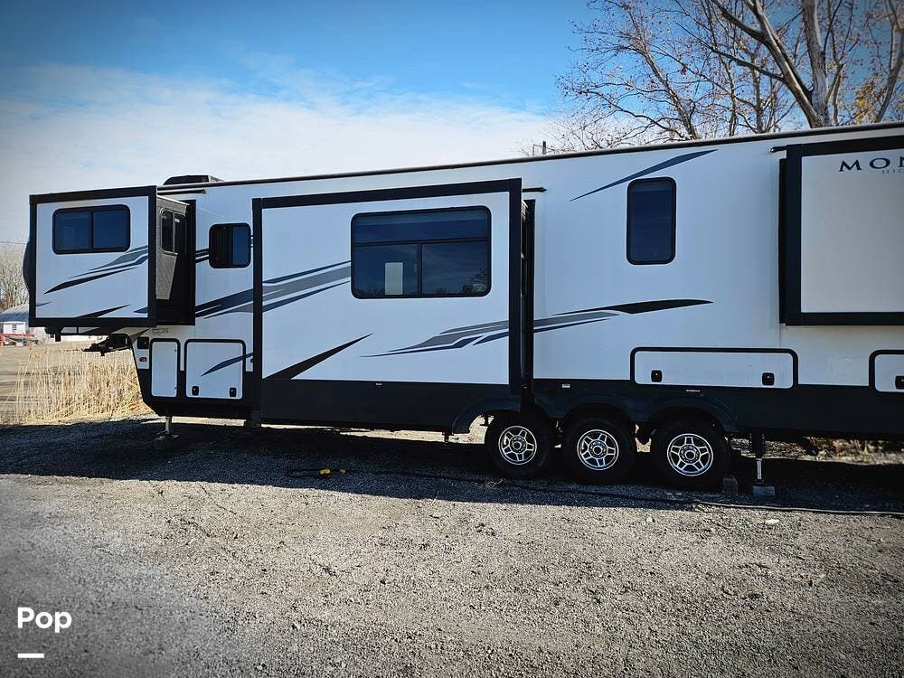 2021 Montana 383TH by Keystone from Pop RVs in Morrisville, Pennsylvania