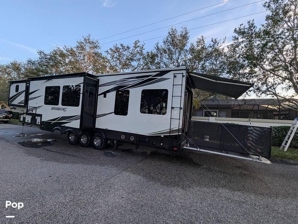 2021 Jayco Seismic 4113 - Used Toy Hauler For Sale by Pop RVs in Ashland, Virginia features Air Conditioning, Leveling Jacks, Awning, Slideout, Generator