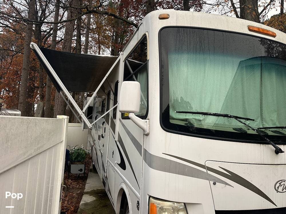 Used 2011 Thor Motor Coach Windsport 32A available in Newport News, Virginia