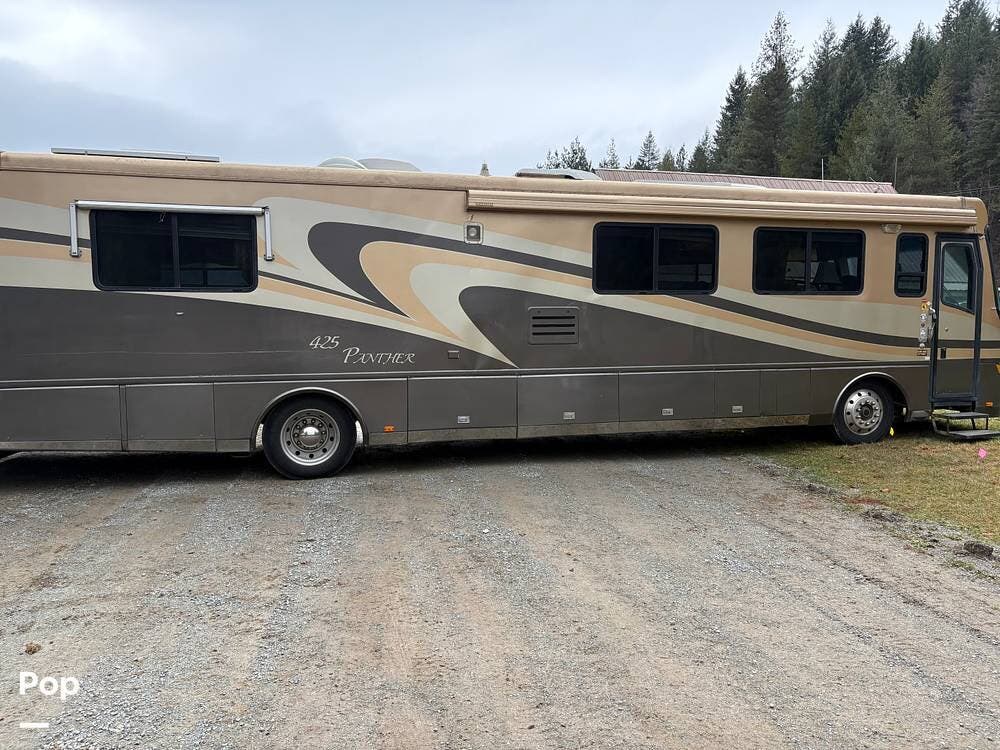 Used 2000 Safari Continental Panther 4016 available in Priest River, Idaho
