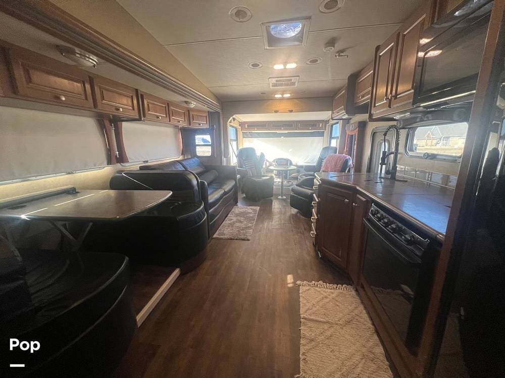 2015 Outlaw 37LS by Thor Motor Coach from Pop RVs in Piedmont, Oklahoma