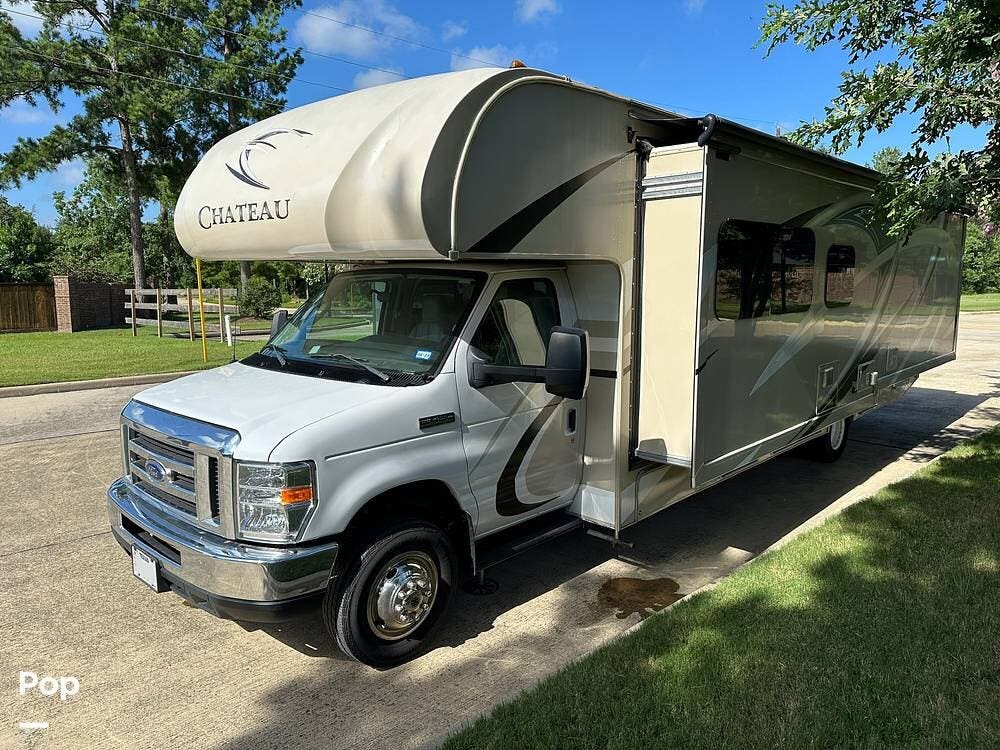 2017 Chateau 31W by Thor Motor Coach from Pop RVs in Cypress, Texas