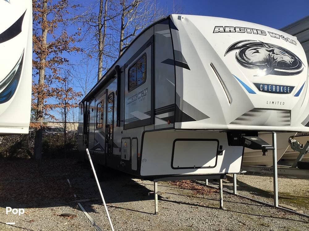 2022 Arctic Wolf 3990SUITE by Cherokee from Pop RVs in Rockville, Virginia