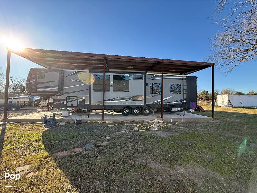 2018 Seismic 4212 by Jayco from Pop RVs in Emory, Texas