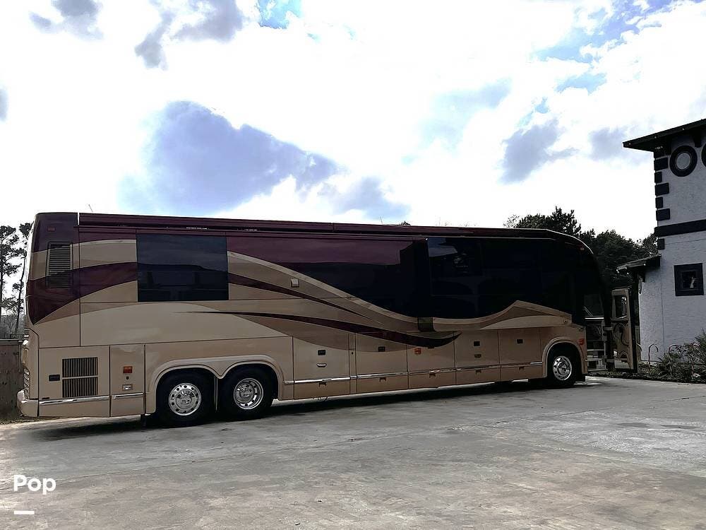 Used 2009 Prevost Marathon 45 available in Alvin, Texas