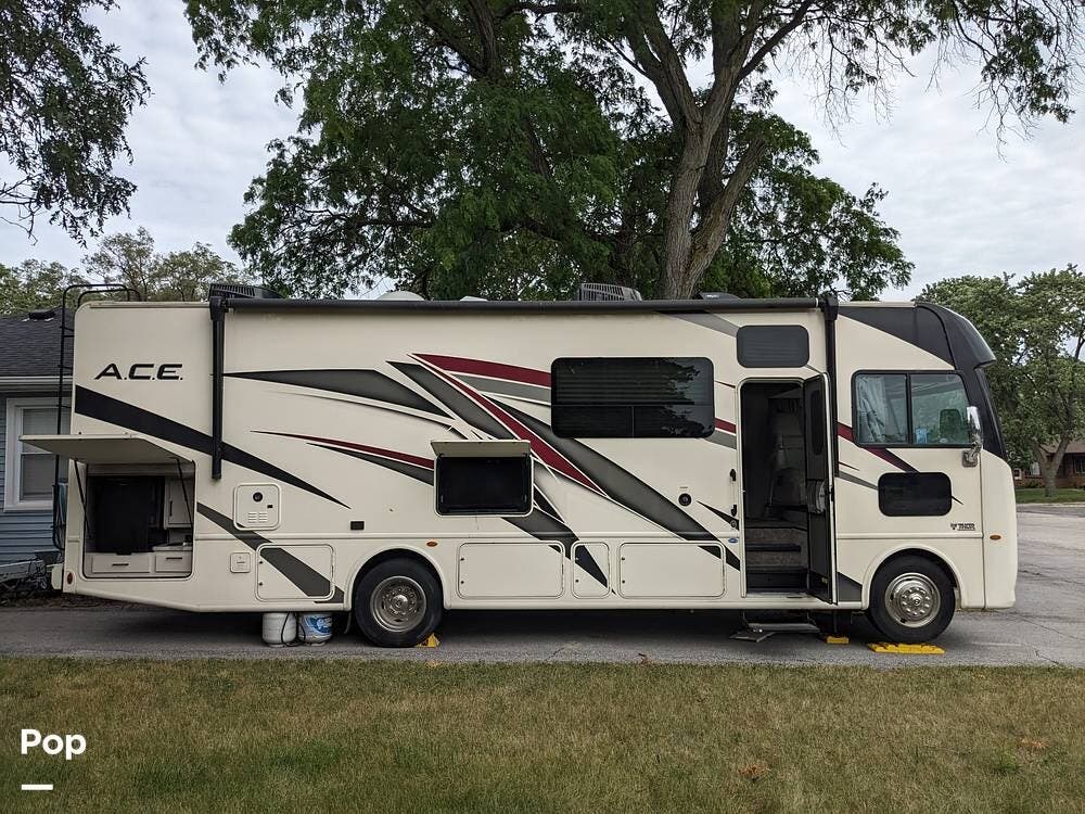 2021 Thor Motor Coach A.C.E. 29.5 - Used Class A For Sale by Pop RVs in Valparaiso, Indiana features Generator, Slideout, Air Conditioning, Awning