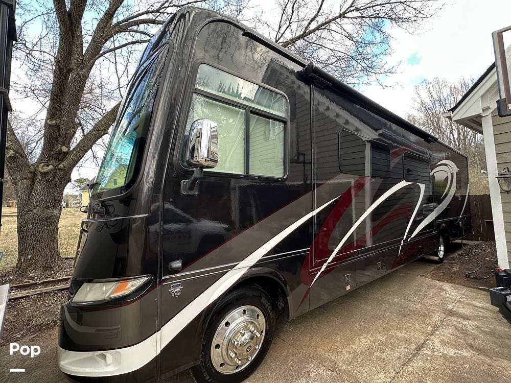 2017 Coachmen Mirada 37LS - Used Class A For Sale by Pop RVs in Raleigh, North Carolina features Slideout, Air Conditioning, Generator