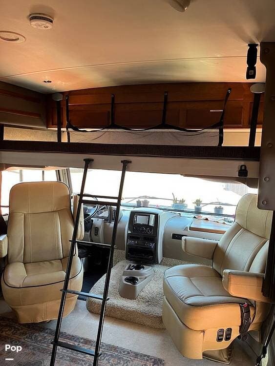 2016 Winnebago Sightseer 36Z - Used Class A For Sale by Pop RVs in Sonoma, California features Generator, Air Conditioning, Leveling Jacks, Awning, Slideout