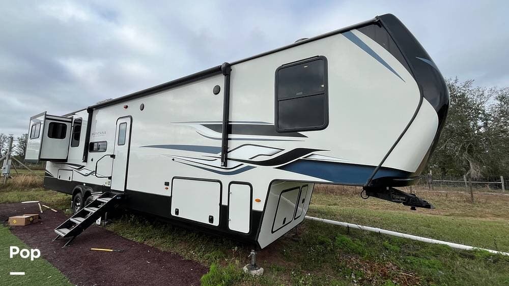 2023 Montana High Country 373RD by Keystone from Pop RVs in Myakka City, Florida