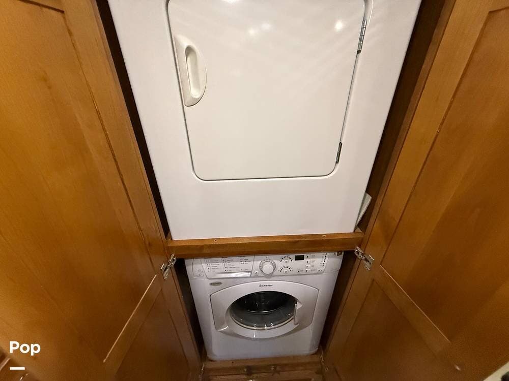 2015 Tiffin Phaeton 42LH - Used Diesel Pusher For Sale by Pop RVs in Las Vegas, Nevada features Air Conditioning, Slideout, Awning, Generator, Leveling Jacks