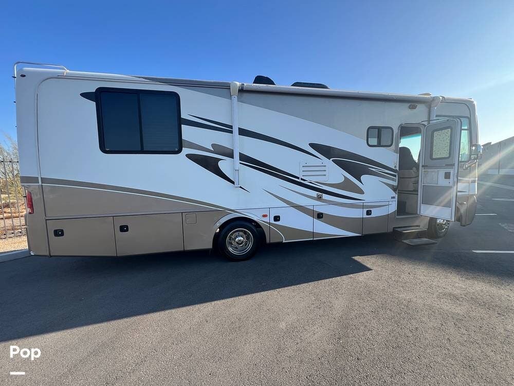2012 Vacationer 30SFS by Holiday Rambler from Pop RVs in Goodyear, Arizona