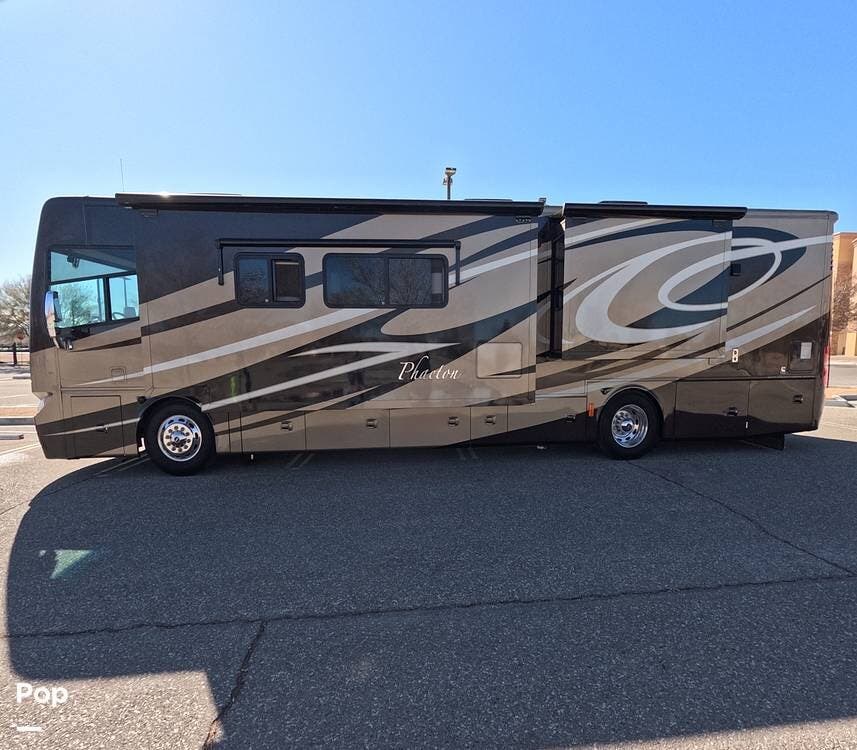2012 Tiffin Phaeton 40QBH - Used Diesel Pusher For Sale by Pop RVs in Apple Valley, California features Air Conditioning, Slideout, Leveling Jacks, Awning, Generator