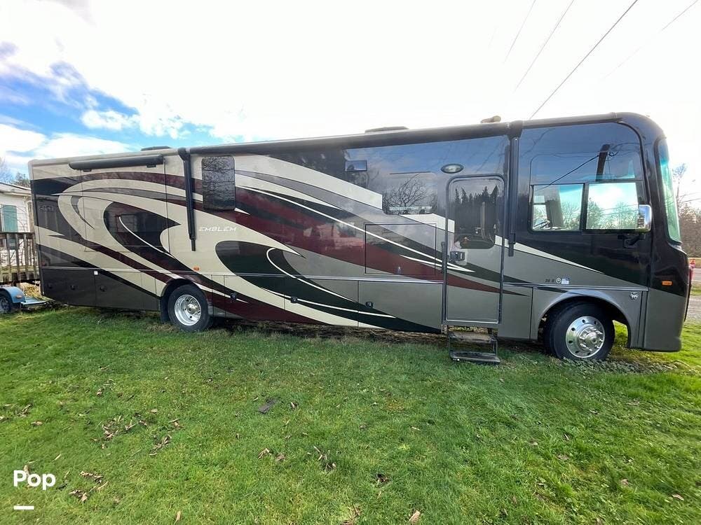 2019 Entegra Coach Emblem 36U - Used Class A For Sale by Pop RVs in Beverly, Washington features Slideout, Air Conditioning, Generator, Awning, Leveling Jacks