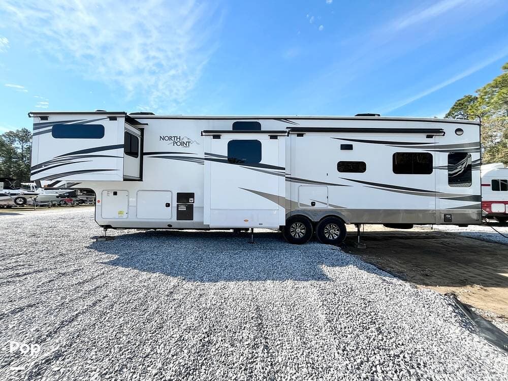 2021 Jayco North Point 377RLBH - Used Fifth Wheel For Sale by Pop RVs in Niceville, Florida features Slideout, Leveling Jacks, Awning, Air Conditioning