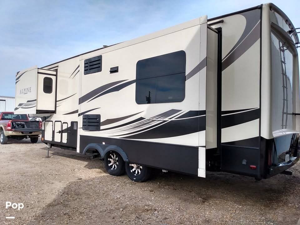2019 Alpine 3020RE by Keystone from Pop RVs in Clarkton, Missouri